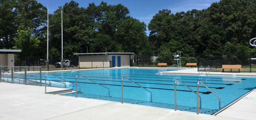 Gerald J. Mason Memorial Swimming Pool splash pad in Agawam, Massachusetts