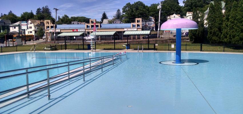 Veterans Memorial (Bennett Field) Swimming Pool splash pad in Worcester